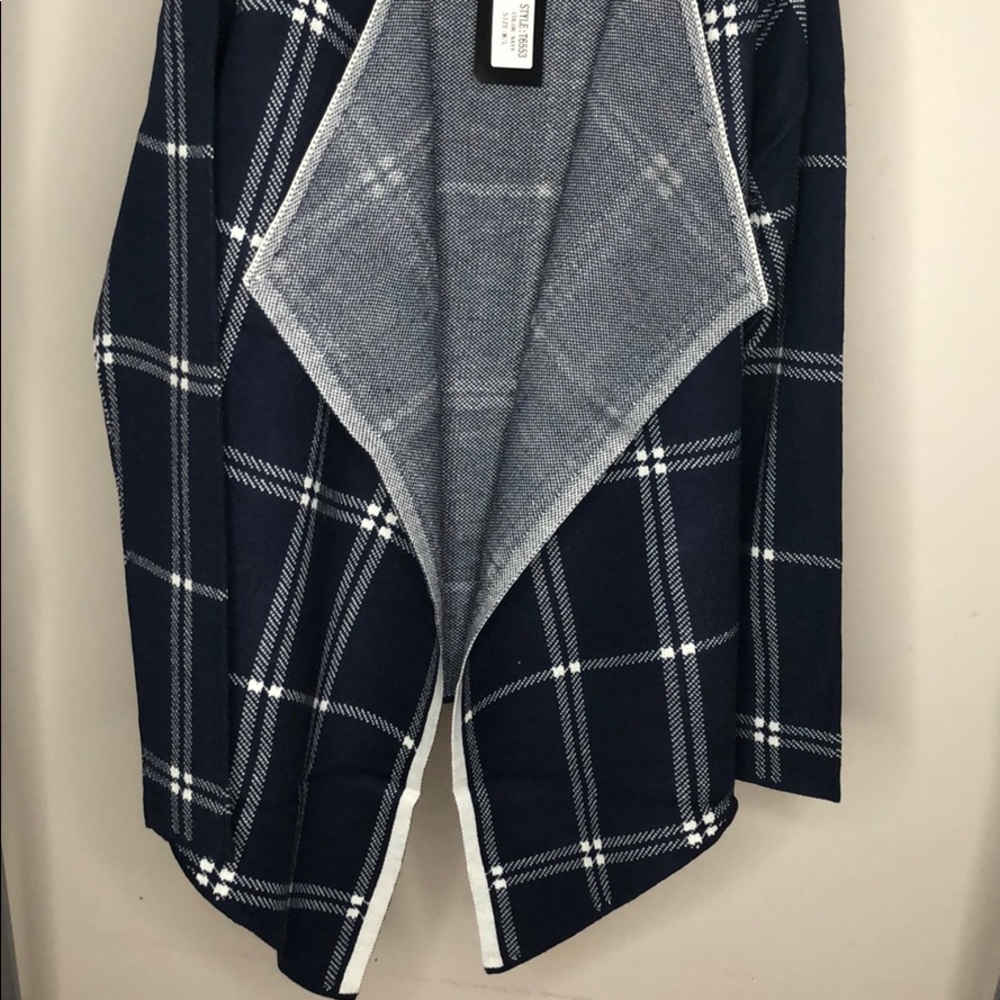 Blue & White checkered jacket / Cardigan - Picture 4 of 5